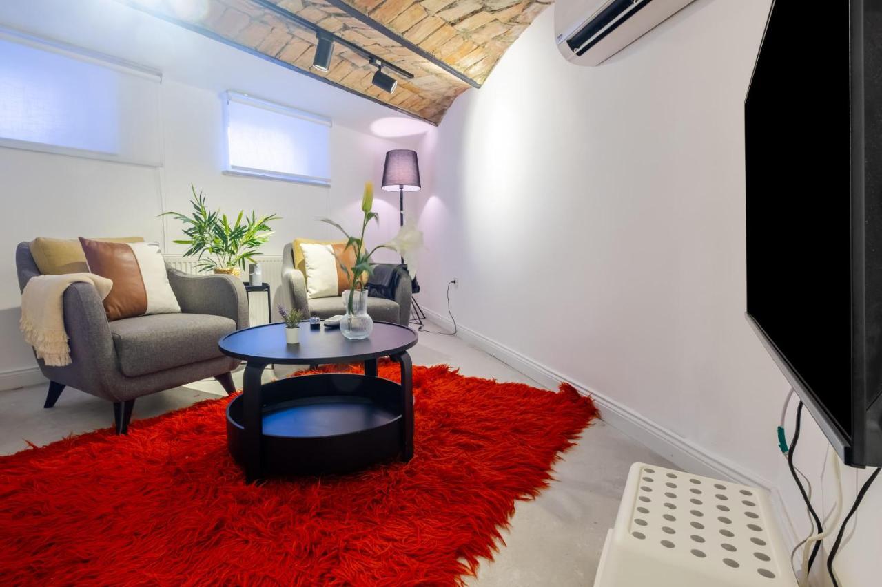 イスタンブールVibrant Flat 5 Minutes Walk To Istiklal In Beyogluアパートメント エクステリア 写真