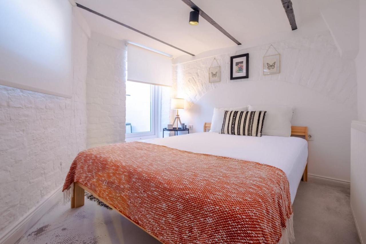 イスタンブールVibrant Flat 5 Minutes Walk To Istiklal In Beyogluアパートメント エクステリア 写真