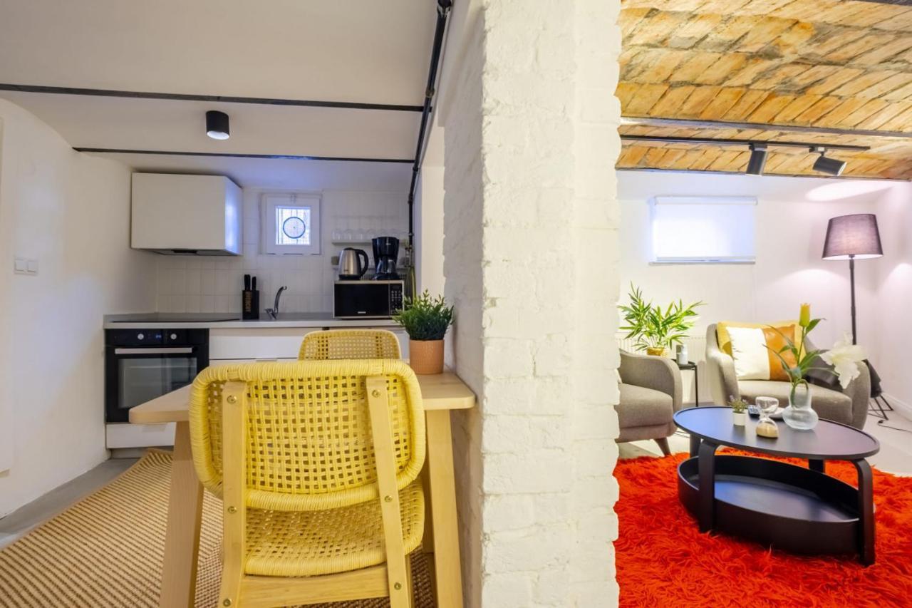 イスタンブールVibrant Flat 5 Minutes Walk To Istiklal In Beyogluアパートメント エクステリア 写真